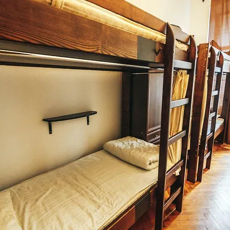 Ghostel - Medieval Хостел *