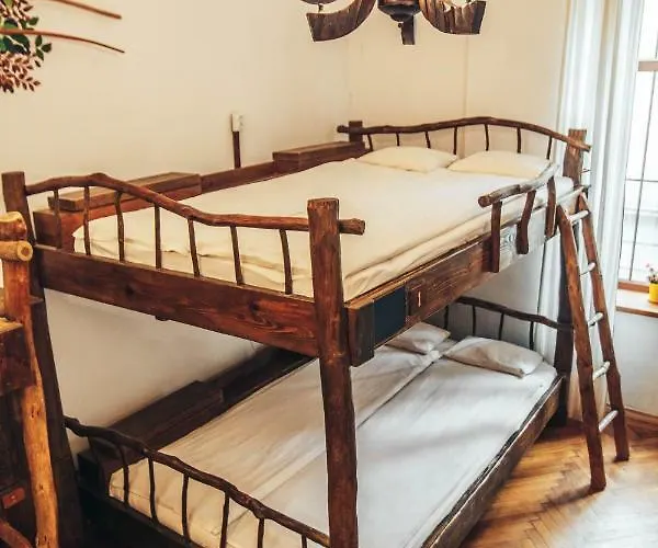 Ghostel - Medieval Hostel *