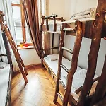 Ghostel - Medieval Hostel *