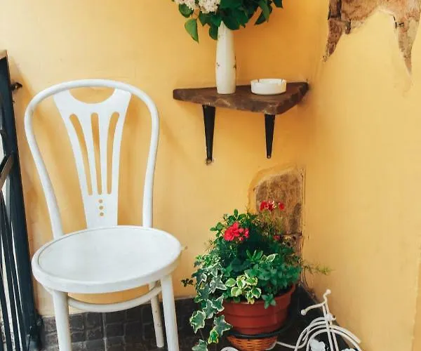 Ghostel - Medieval بيت شباب